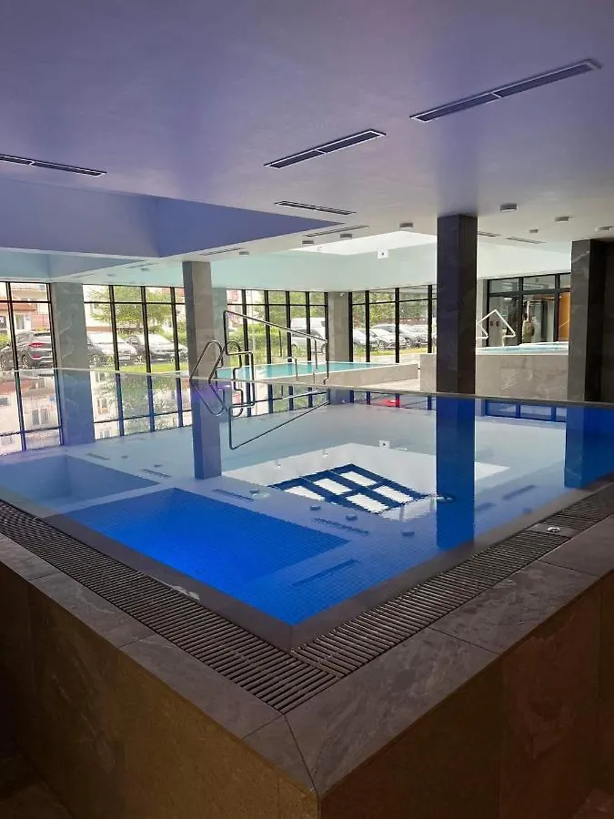 아파트 Green Port M.R Apartament 코워브제크